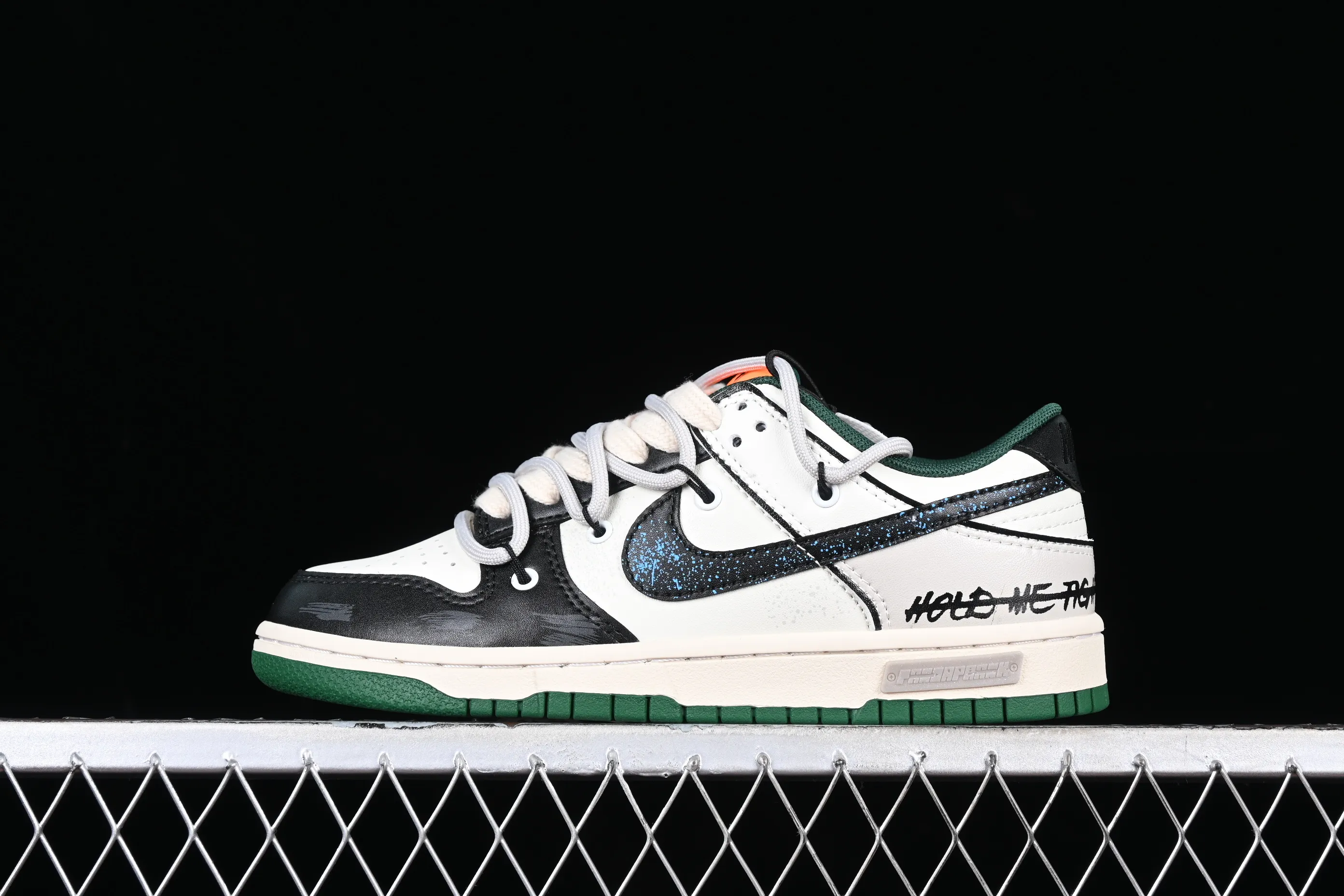 All Categories Nk SB Dunk Series Nk SB Dunk Low Low-top sneakers Nk Dunk Low "Miami Hurricanes" Space Exploration Star Trek Customized version of deconstructed straps retro distressed low-top sneakers DD1391-300